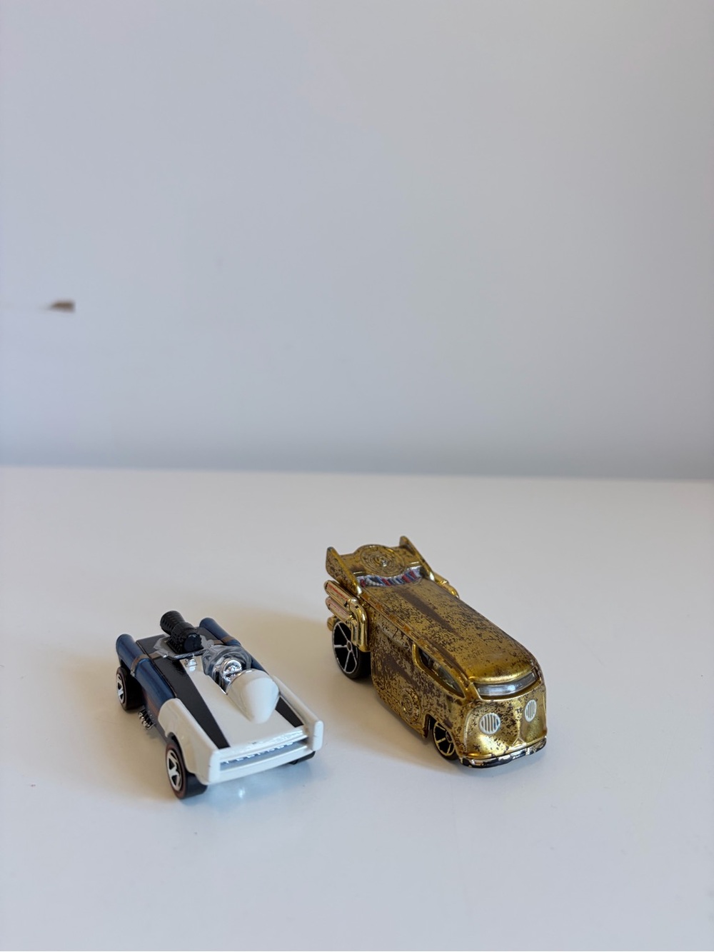 Hot Wheels Kids Toy Car Set - White & Gold Star Wars Die-Cast Vehicles